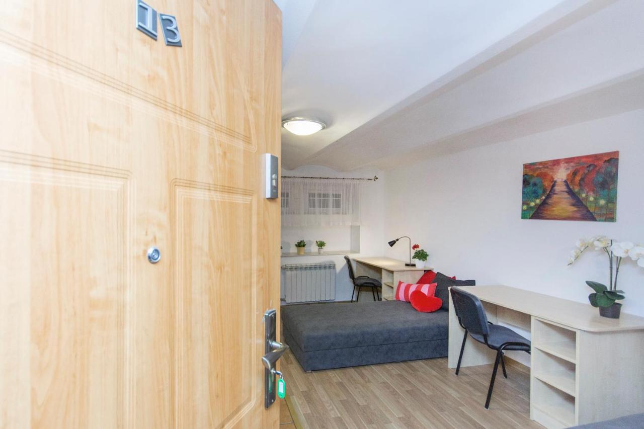 Auberge de jeunesse Akademikus Stary Toruń Extérieur photo